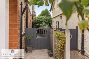 Beautiful Gardens- click for photo gallery